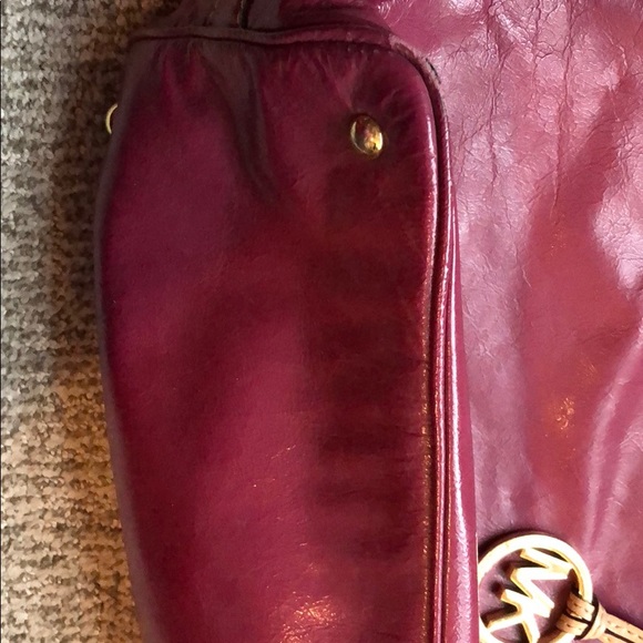 Authentic Michael Kors dark pink leather bag - Picture 2 of 6